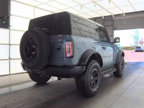 Used 2025 Ford Bronco Badlands image 4