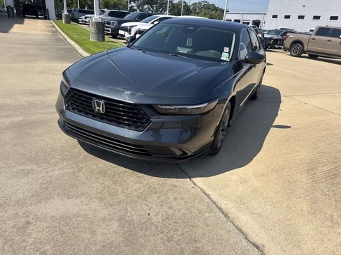 Used 2023 Honda Accord EX image 4