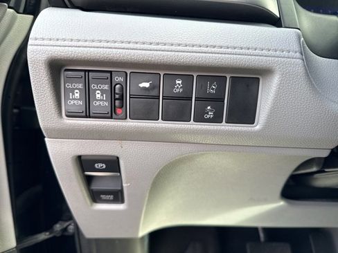 Used 2018 Honda Odyssey EX-L image 8