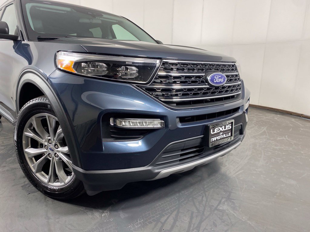 Used 2024 Ford Explorer XLT w/ Equipment Group 202A AWD/4WD image 4
