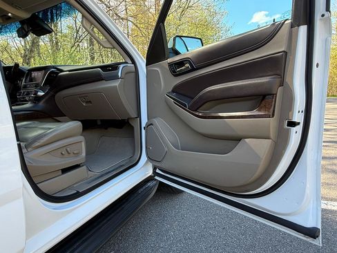 Used 2019 Chevrolet Tahoe LT AWD/4WD image 33