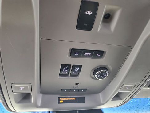 Used 2015 Cadillac Escalade Luxury image 29