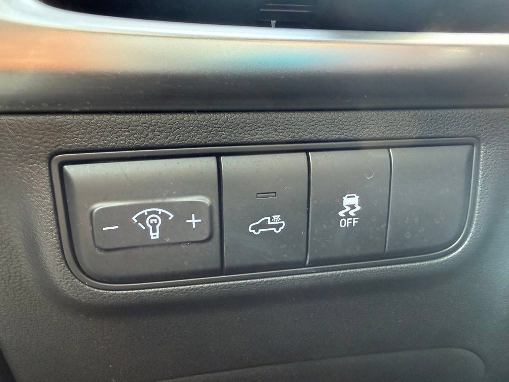 Certified 2025 Hyundai Santa Cruz SE FWD image 25