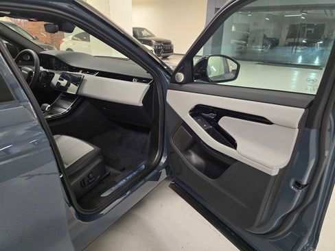 New 2026 Land Rover Range Rover Evoque Dynamic SE image 12