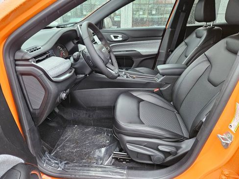 New 2026 Jeep Compass Latitude image 13