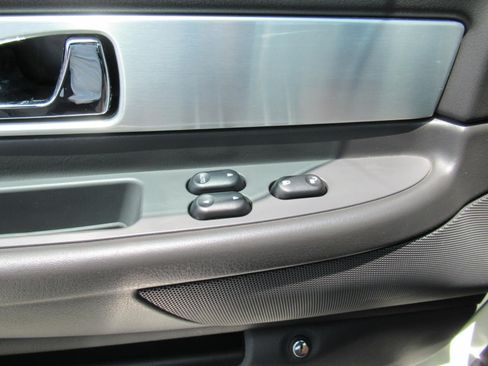 Used 2002 Ford Thunderbird RWD image 18