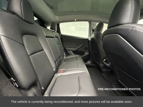 Used 2025 Tesla Model Y Long Range image 13