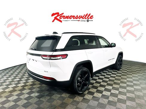 New 2025 Jeep Grand Cherokee Altitude image 7