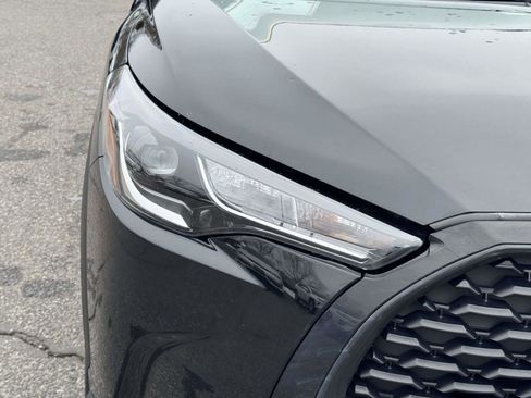 Certified 2023 Toyota Corolla Cross LE image 7