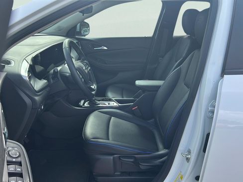 Used 2025 Buick Encore GX Sport Touring FWD image 7