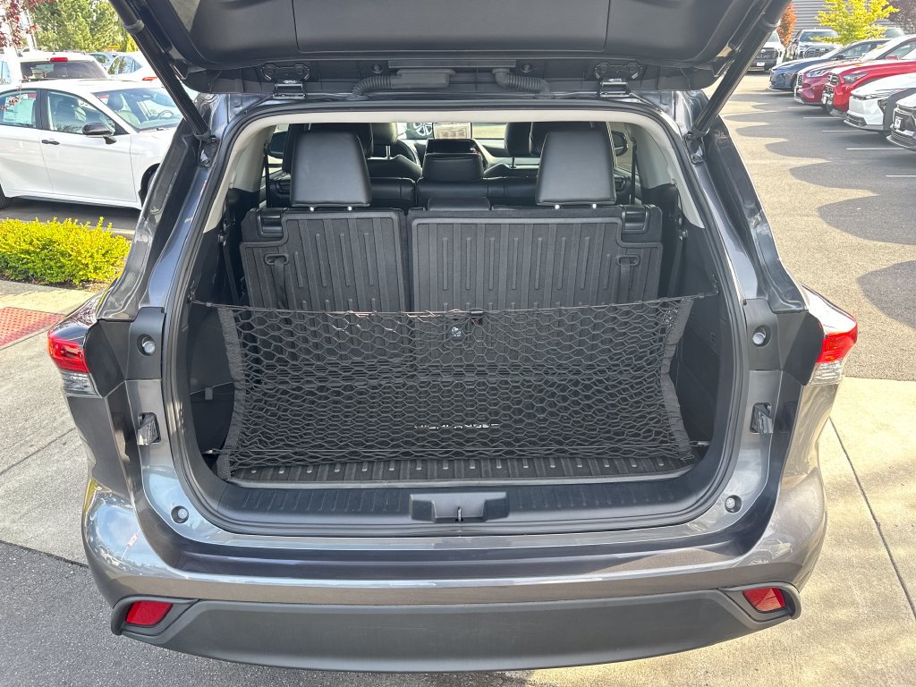 Used 2023 Toyota Highlander XLE AWD/4WD image 26