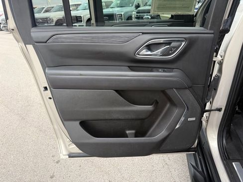 Used 2023 GMC Yukon XL SLT image 10