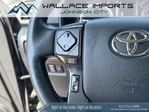 Used 2024 Toyota 4Runner TRD Off-Road Premium AWD/4WD image 30