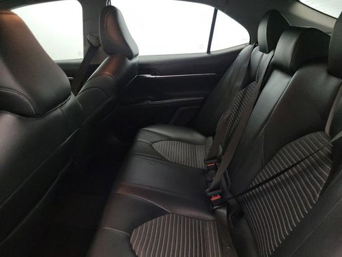 Used 2019 Toyota Camry SE image 18