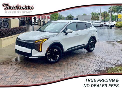 Used 2026 Kia Sportage LX FWD image 1