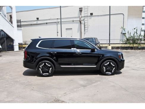 Certified 2023 Kia Telluride S w/ S Sunroof Package FWD image 8