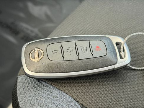 Used 2025 Nissan Versa SV FWD image 21