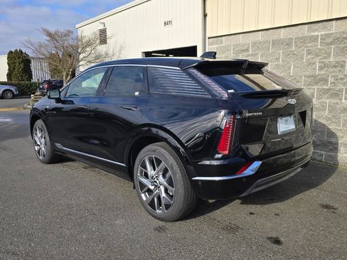 New 2026 Cadillac Optiq Luxury 1 image 4