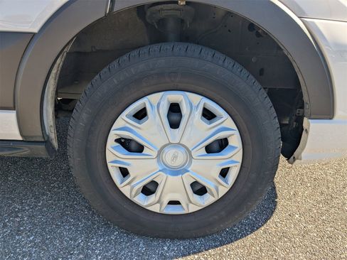 Used 2023 Ford Transit 350 XLT image 11