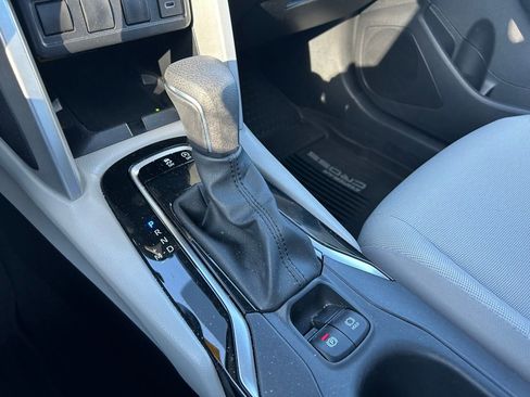 Used 2025 Toyota Corolla Cross LE image 26