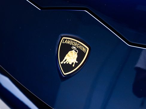 Used 2022 Lamborghini Urus image 12