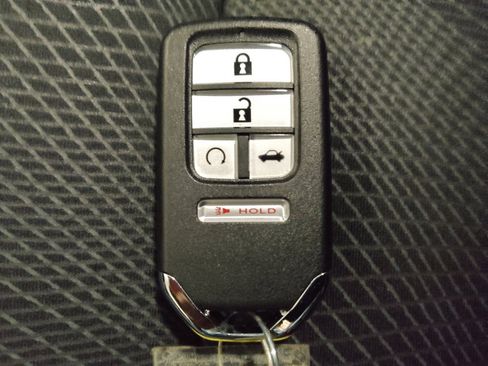Used 2017 Honda Accord SE image 32