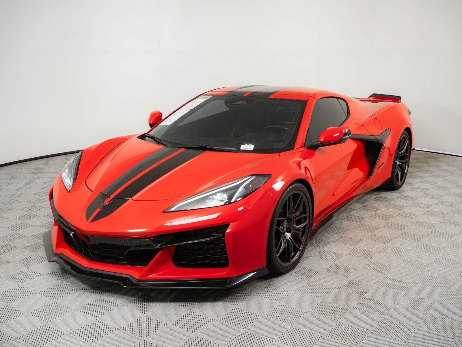 Used 2024 Chevrolet Corvette Z06 RWD image 30