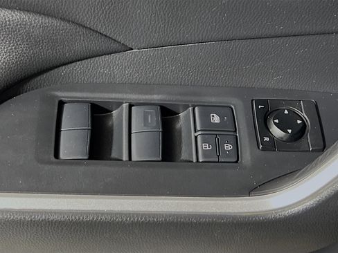 Used 2020 Toyota RAV4 XLE w/ Convenience Package image 17