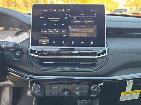 New 2026 Jeep Compass Latitude image 17