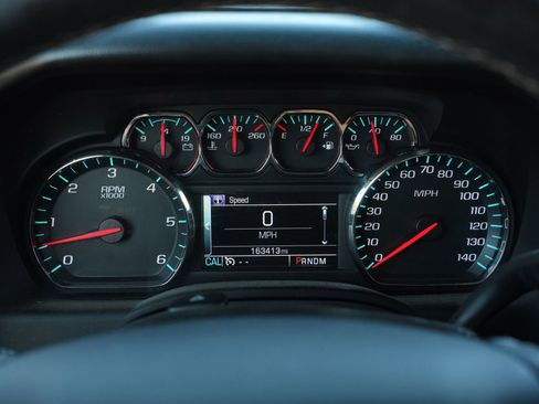 Used 2016 Chevrolet Suburban LT image 11