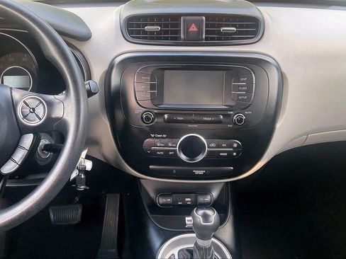 Used 2017 Kia Soul + FWD image 7