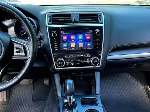 Used 2018 Subaru Outback 2.5i Limited AWD/4WD image 9