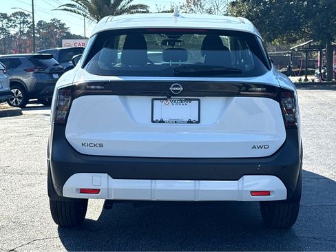Used 2025 Nissan Kicks S image 20