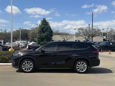 Used 2020 Toyota Highlander Limited image 4