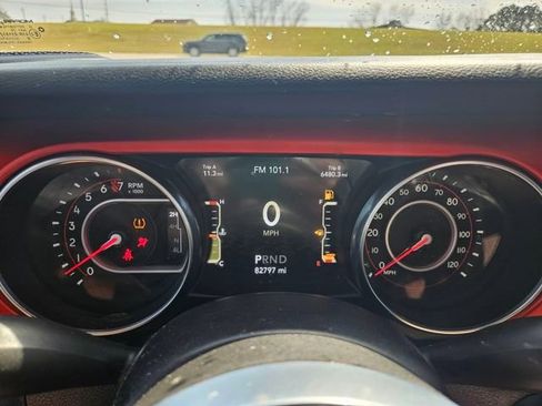 Used 2020 Jeep Gladiator Rubicon w/ Trailer Tow Package AWD/4WD image 15