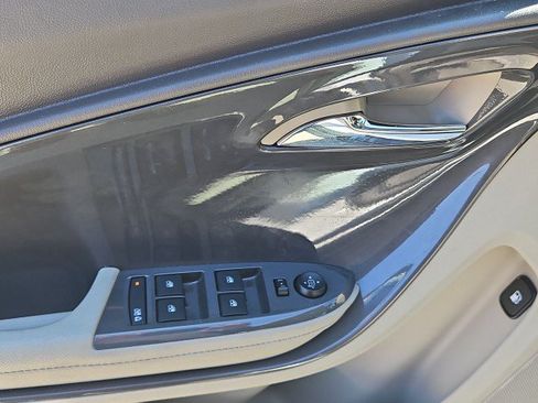 Used 2015 Chevrolet Volt FWD image 21