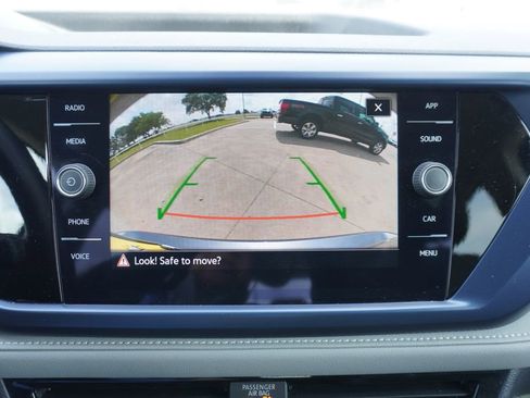 Used 2024 Volkswagen Taos SE FWD image 14