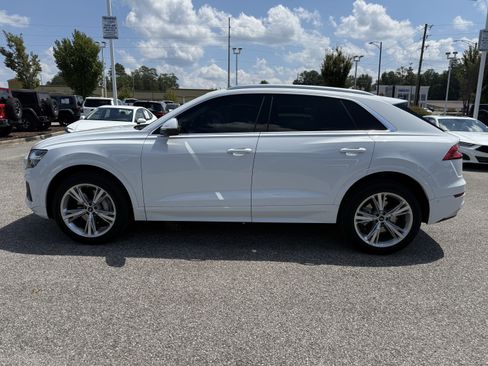 Used 2023 Audi Q8 Premium w/ Convenience Package AWD/4WD image 7