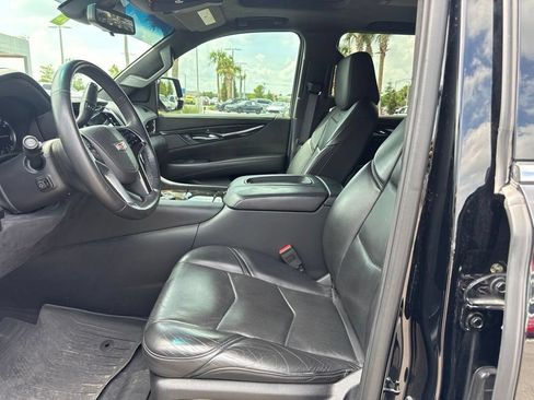 Used 2019 Cadillac Escalade Platinum AWD/4WD image 12