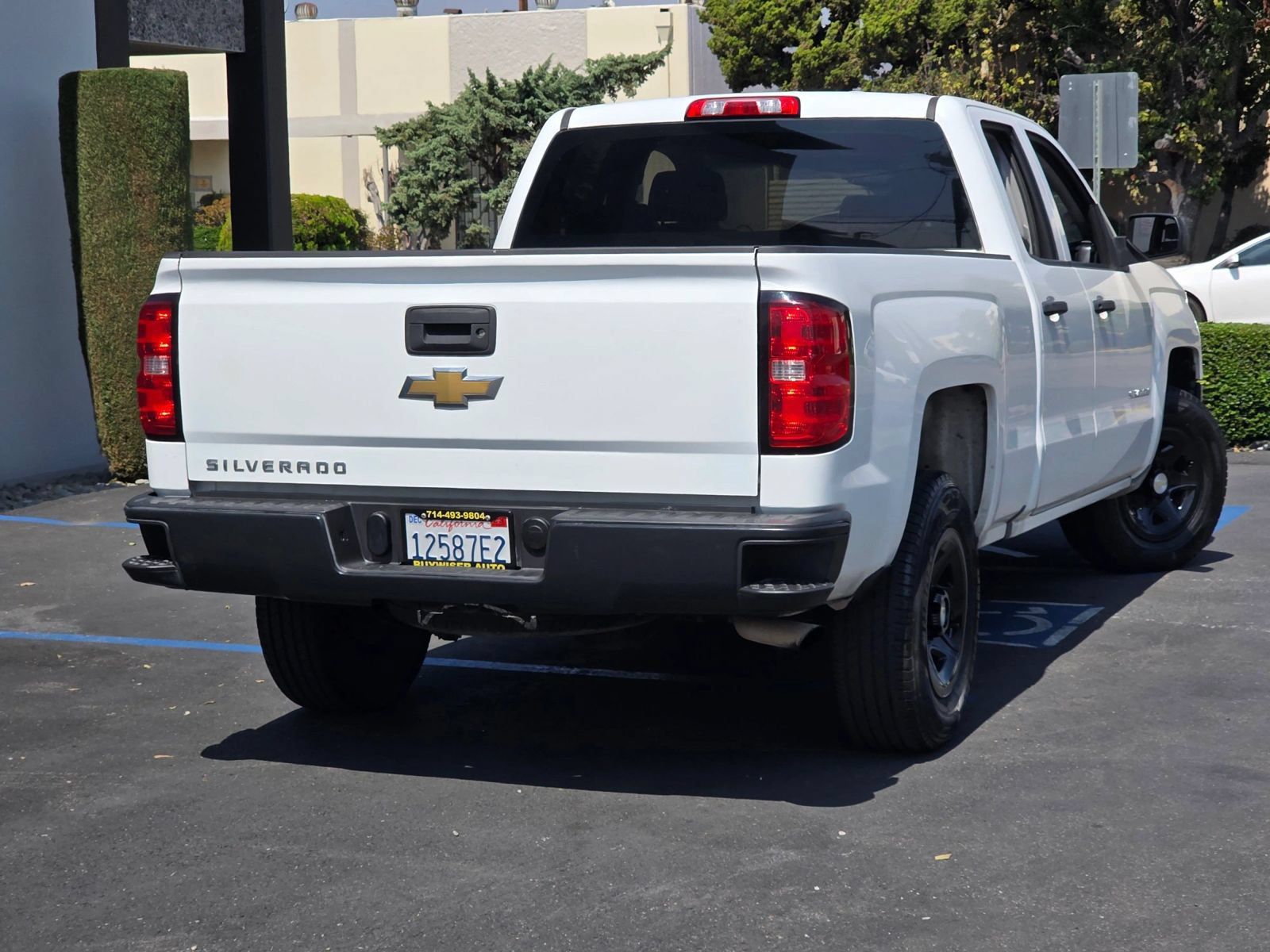 Used 2017 Chevrolet Silverado 1500 W/T RWD image 4