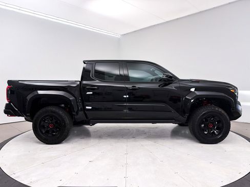 Used 2025 Toyota Tacoma TRD Pro image 38