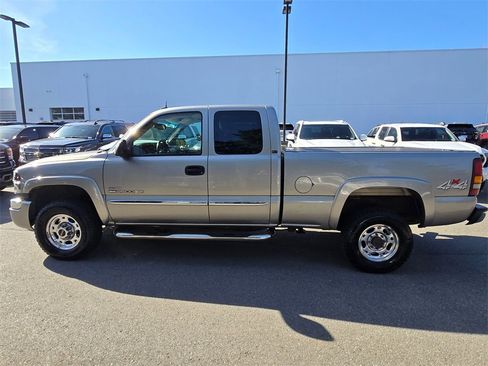 Used 2003 GMC Sierra 2500 SLT w/ SLT Preferred Equipment Group image 2