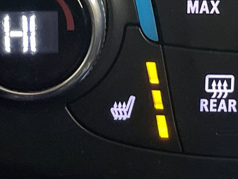 Used 2022 Chevrolet Traverse LT AWD/4WD image 32