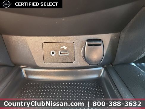 Used 2018 Nissan Rogue SV AWD/4WD image 14