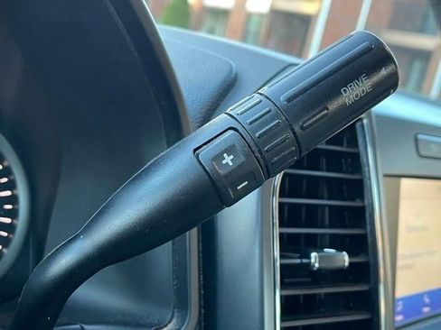 Used 2020 Ford F150 XLT image 38