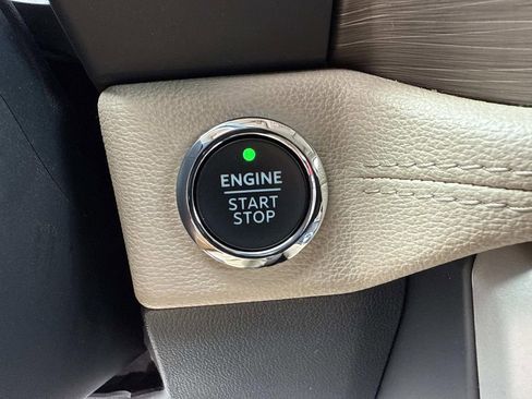 Used 2023 Ford Expedition Limited image 33