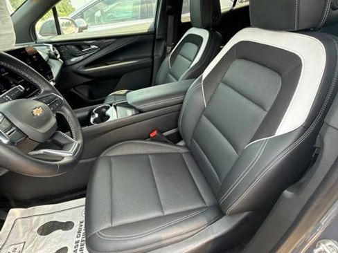 Used 2024 Chevrolet Blazer EV LT AWD/4WD image 17