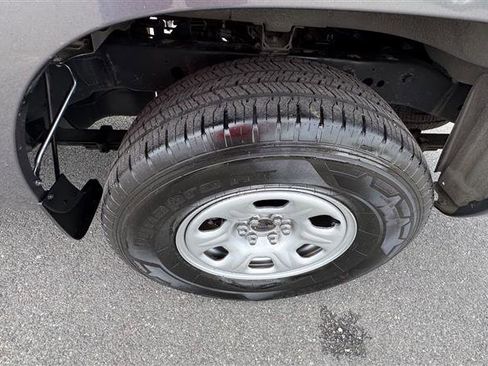 Used 2022 Nissan Frontier S image 32