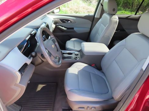 Used 2019 Chevrolet Traverse LT w/ LT Premium Package AWD/4WD image 25