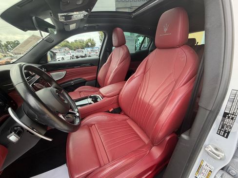 Used 2023 Maserati Grecale Modena AWD/4WD image 30